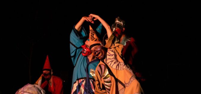 Sombras del holograma (o luz de los abrazos)