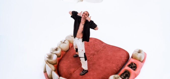 Feel In The Blank. Marki