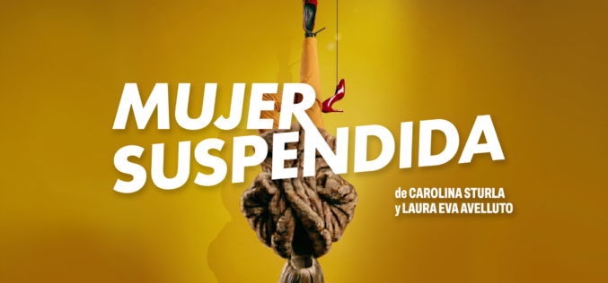 Mujer suspendida
