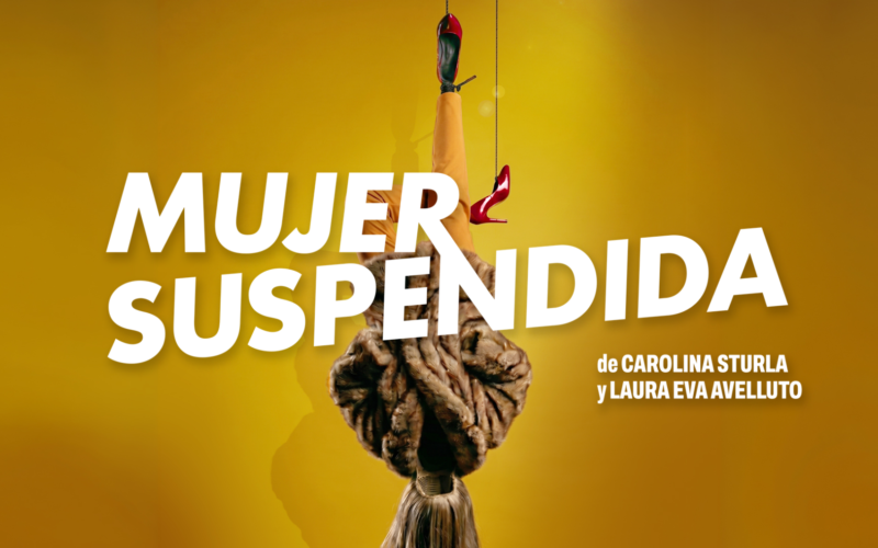 Mujer suspendida