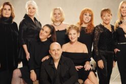 8 mujeres